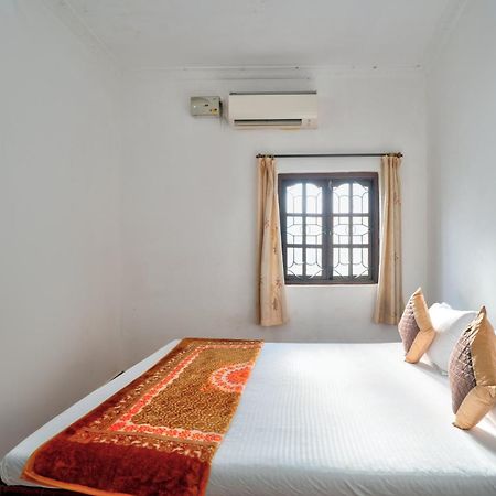 Om Sai Guest House Calangute Esterno foto
