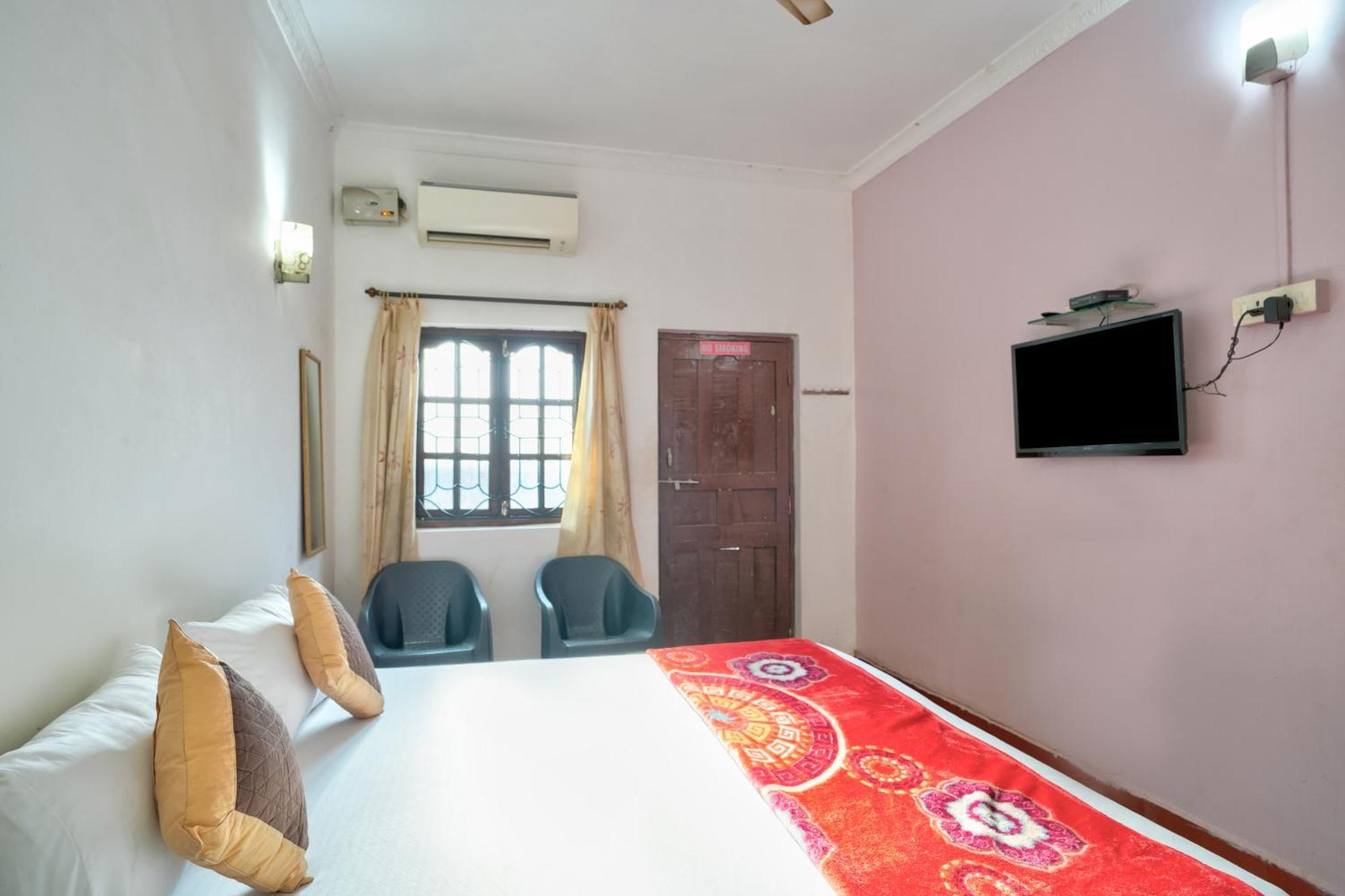 Om Sai Guest House Calangute Esterno foto