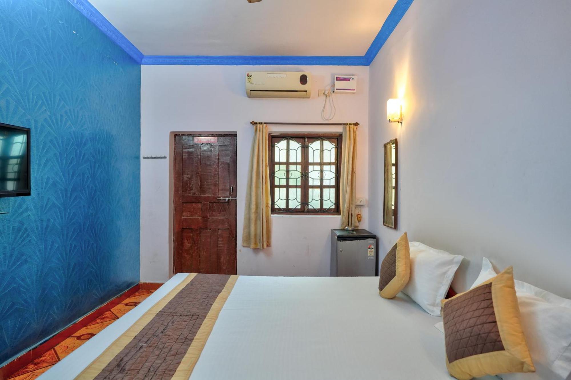 Om Sai Guest House Calangute Esterno foto