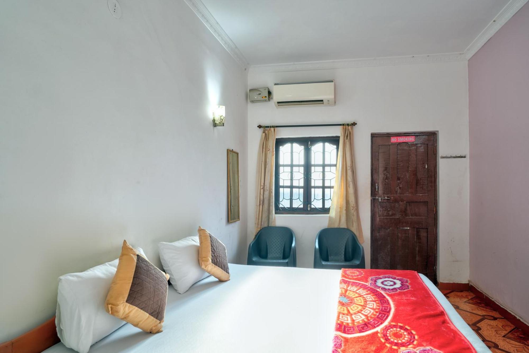 Om Sai Guest House Calangute Esterno foto