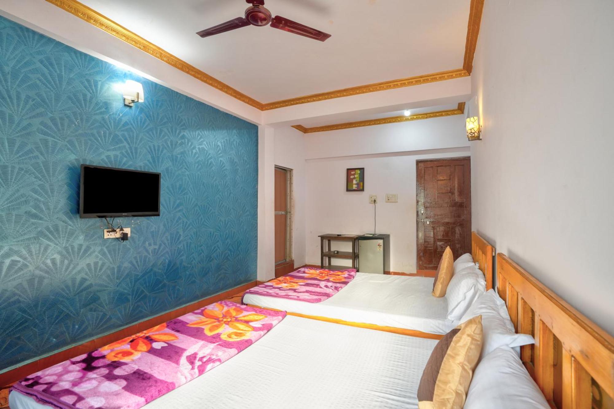 Om Sai Guest House Calangute Esterno foto