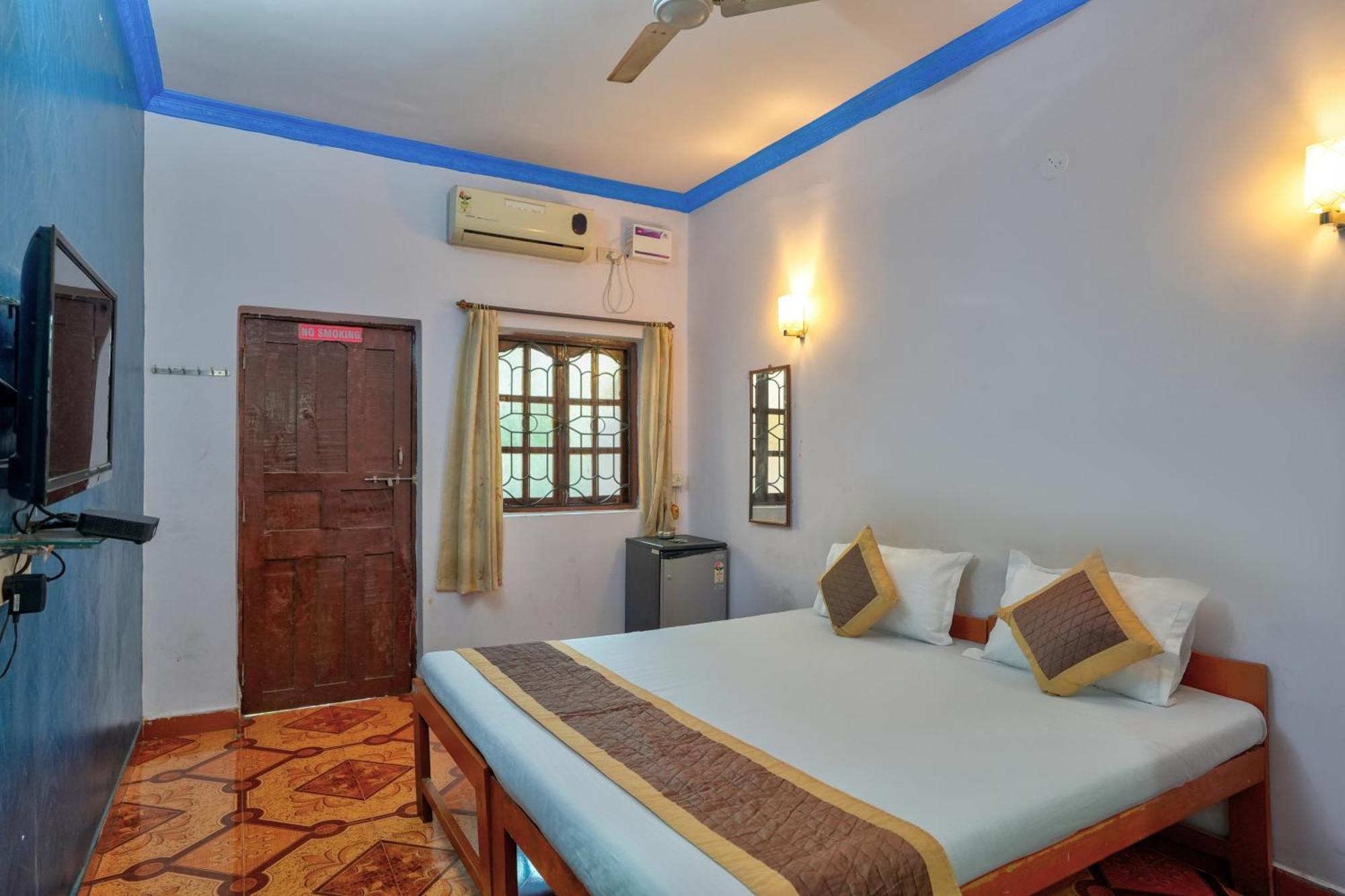 Om Sai Guest House Calangute Esterno foto